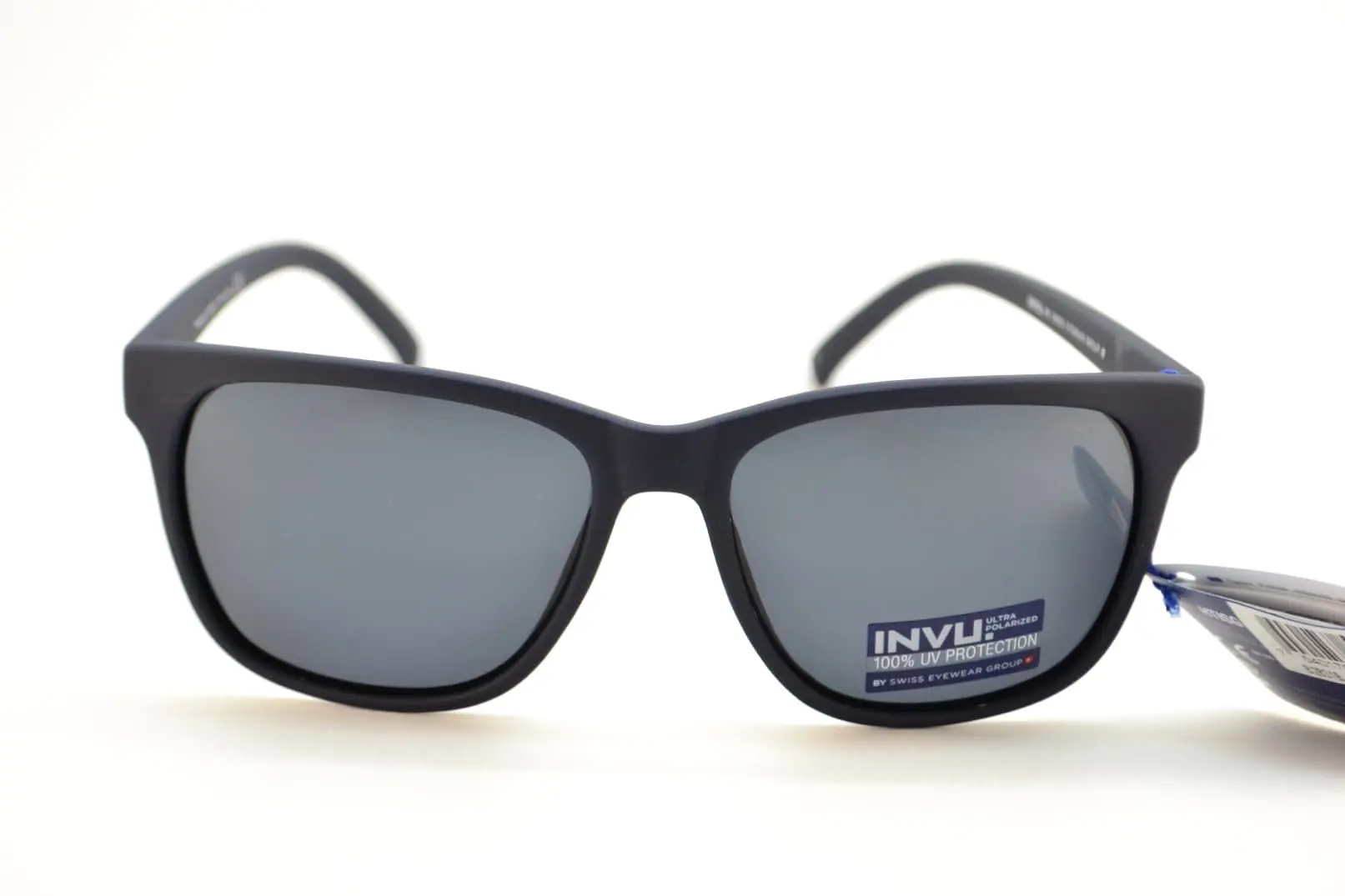 Солнцезащитные очки INVU B2831B