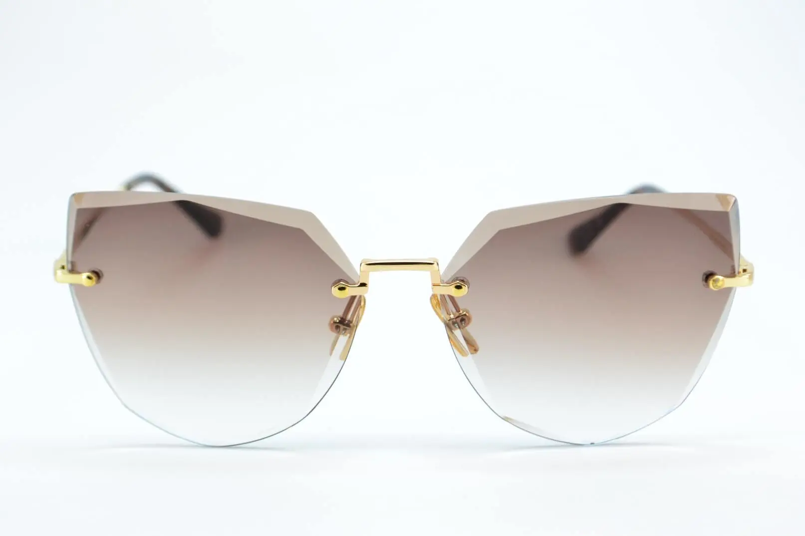Солнцезащитные очки Tony Morgan 9213 C1