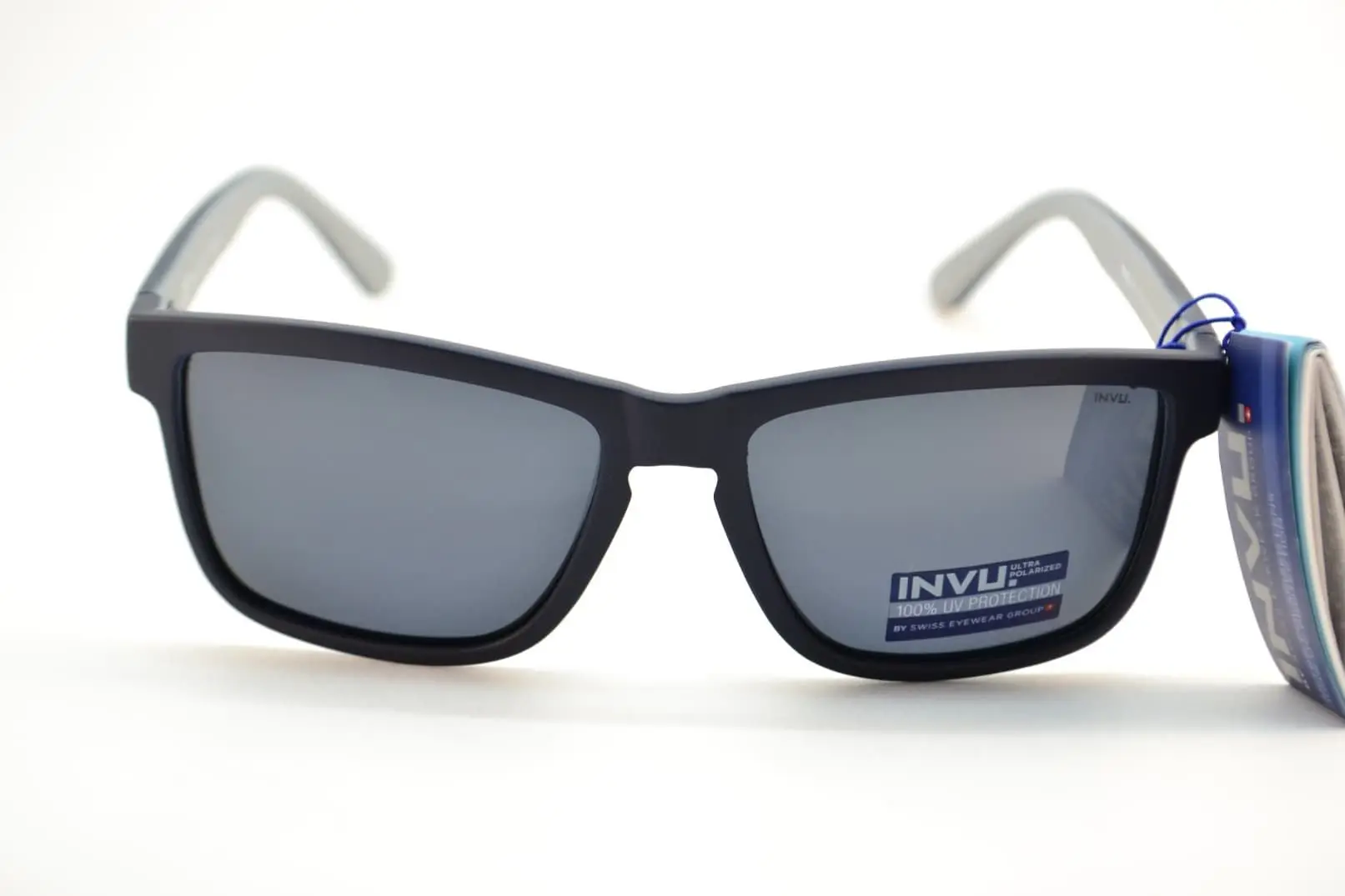 Солнцезащитные очки  INVU K2911B