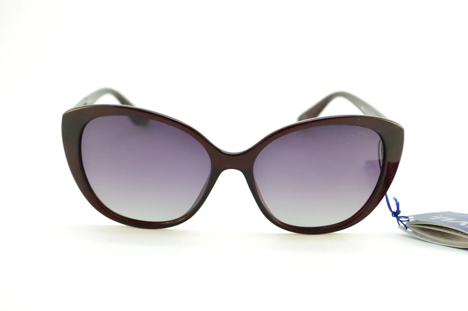 Солнцезащитные очки INVU B2909 D