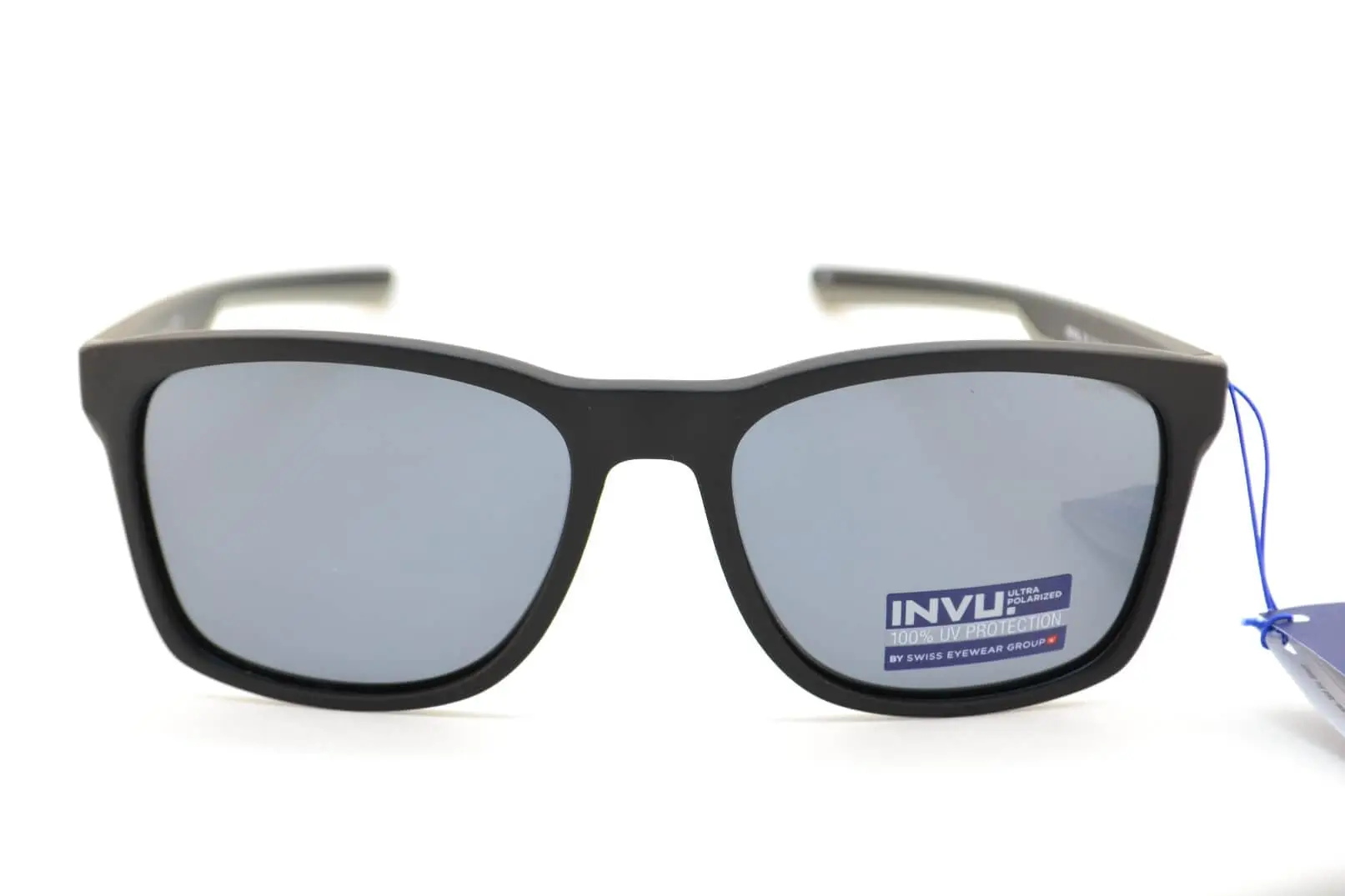 Солнцезащитные очки INVU B2822A