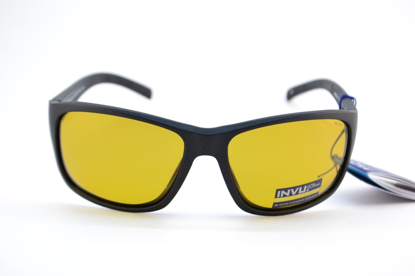 солнцезащитные очки INVU A2701D