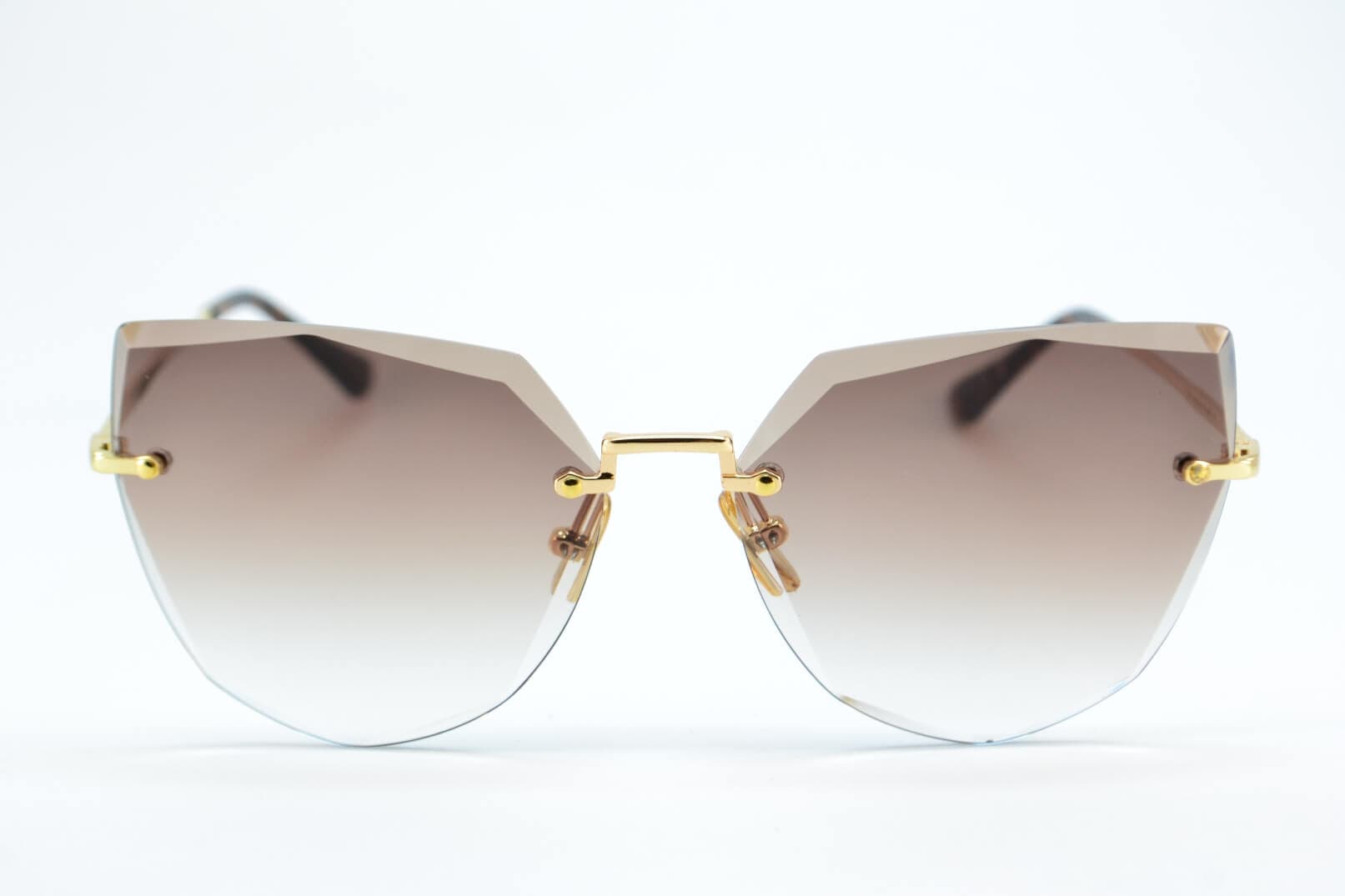 Солнцезащитные очки Tony Morgan 9213 C1