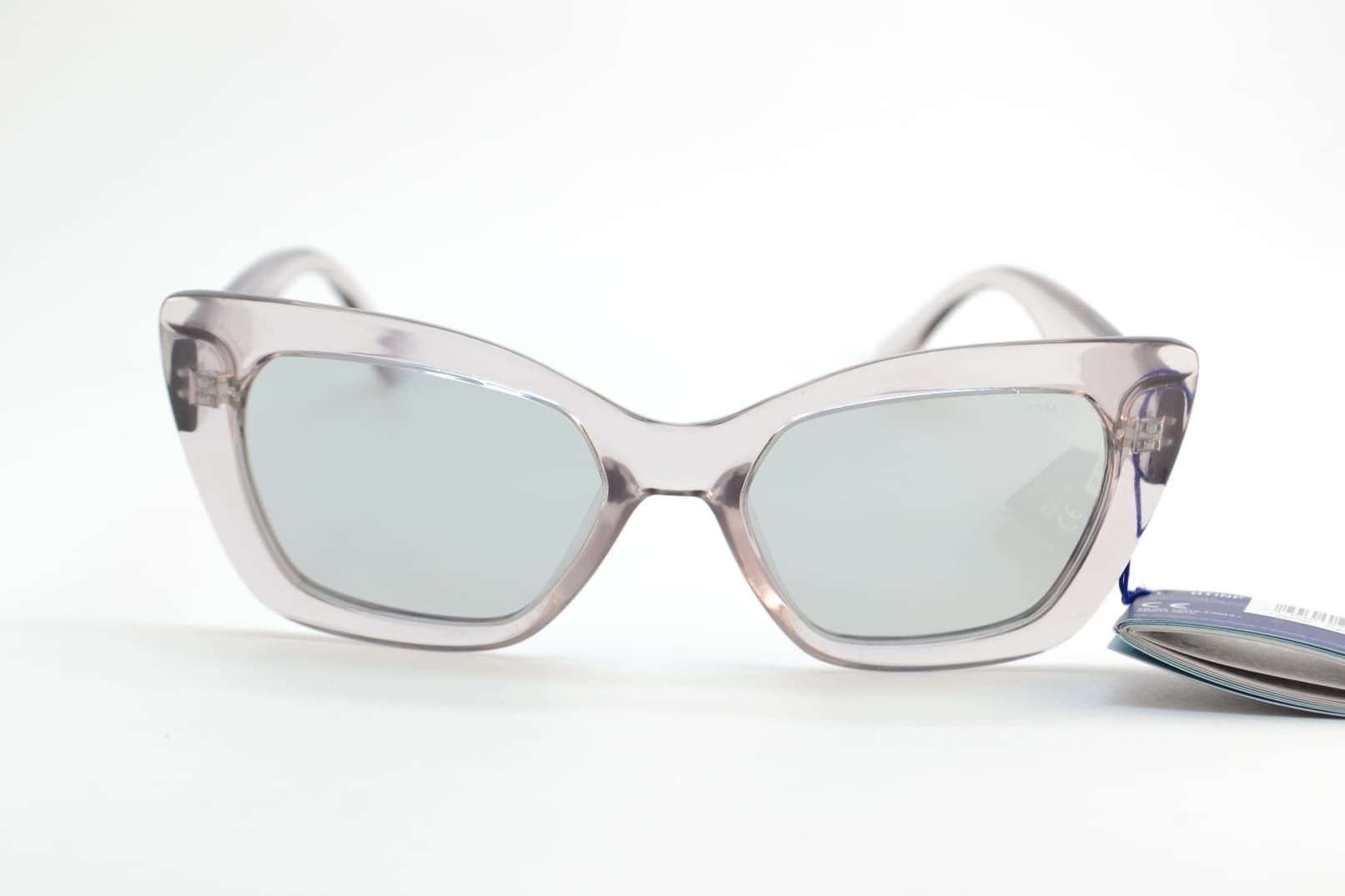 Солнцезащитные очки INVU T2900D