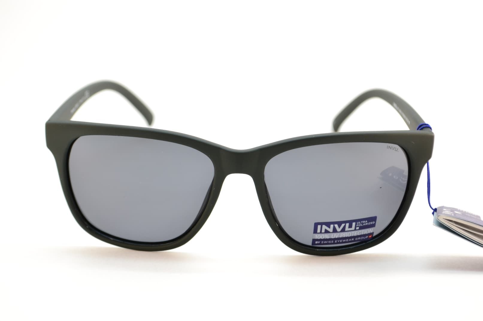 Солнцезащитные очки INVU B2831C